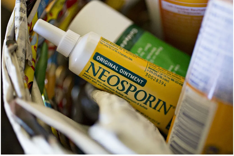 在鼻腔中涂抹孚诺软膏（Neosporin）真的可以帮助预防病毒感染吗？